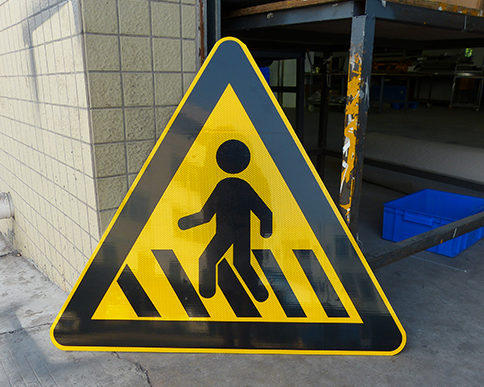 安全警示標(biāo)志牌的常規(guī)尺寸和工藝